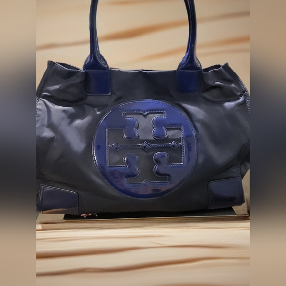 TORY BURCH ELLA nylon TOTE Navy Blue Tote Bag. SNAP Closure On Sides. - Picture 11 of 11